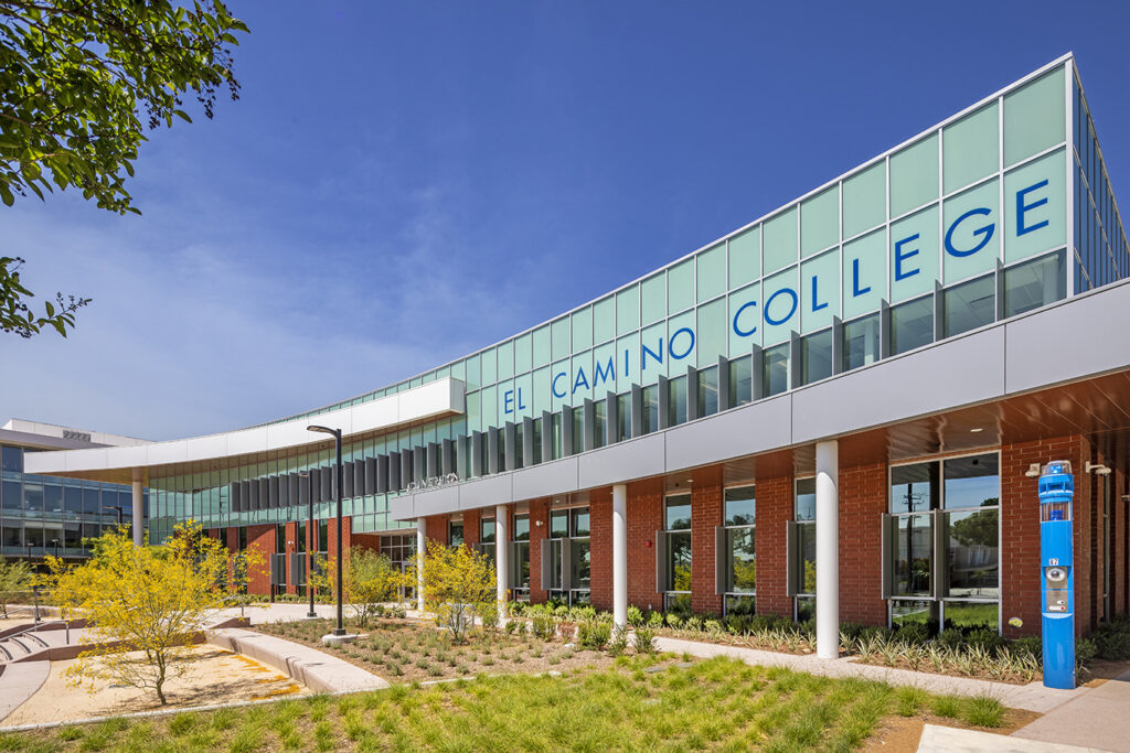 EL CAMINO COLLEGE Administration Building